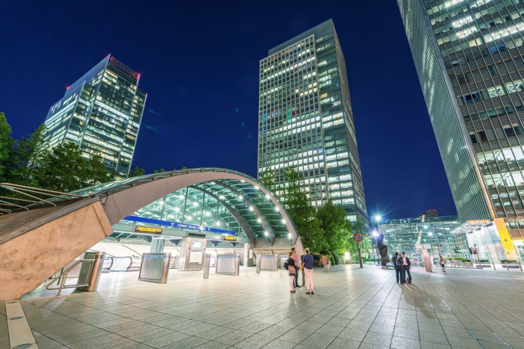 Buildings in Canary Wharf at night